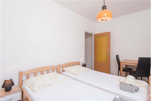 Dom K1, pre 13 osoby