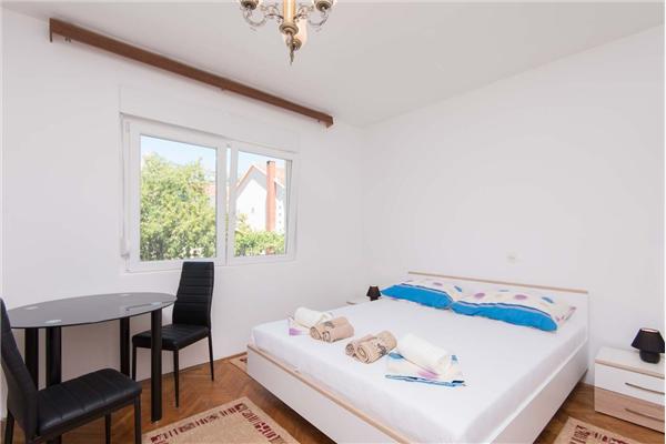 Dom K1, pre 13 osoby