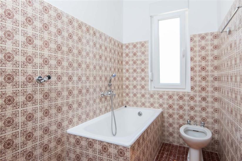 Dom K1, pre 13 osoby