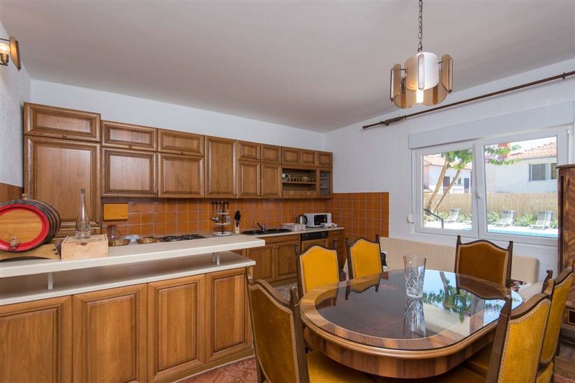 Dom K1, pre 13 osoby