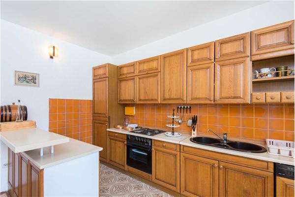 Dom K1, pre 13 osoby