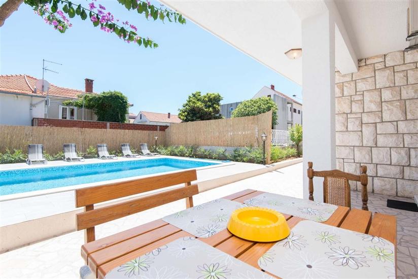 Dom K1, pre 13 osoby