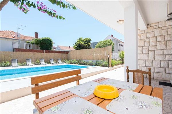 Dom K1, pre 13 osoby