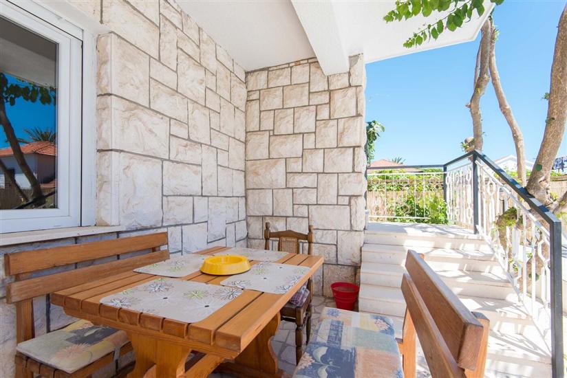 Dom K1, pre 13 osoby