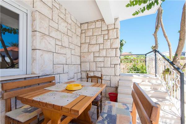 Dom K1, pre 13 osoby