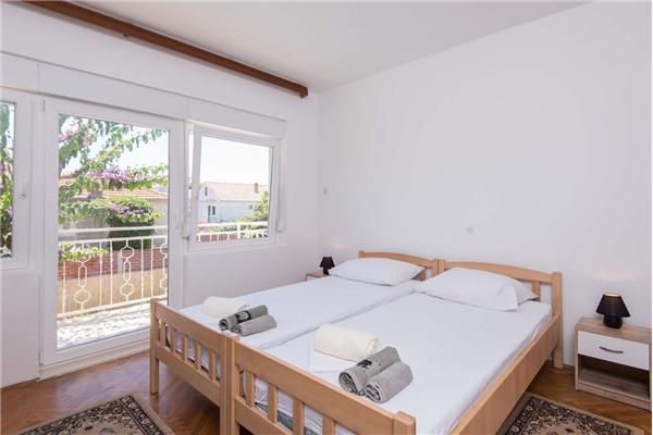 Dom K1, pre 13 osoby