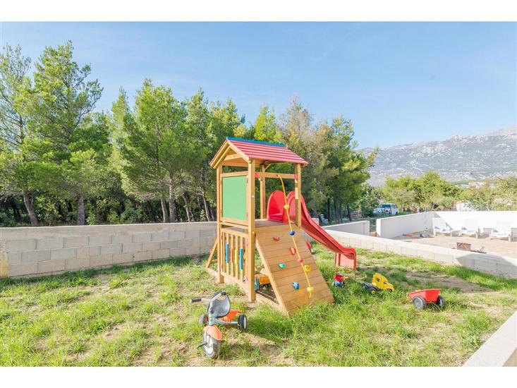 Villa More with pool and garden