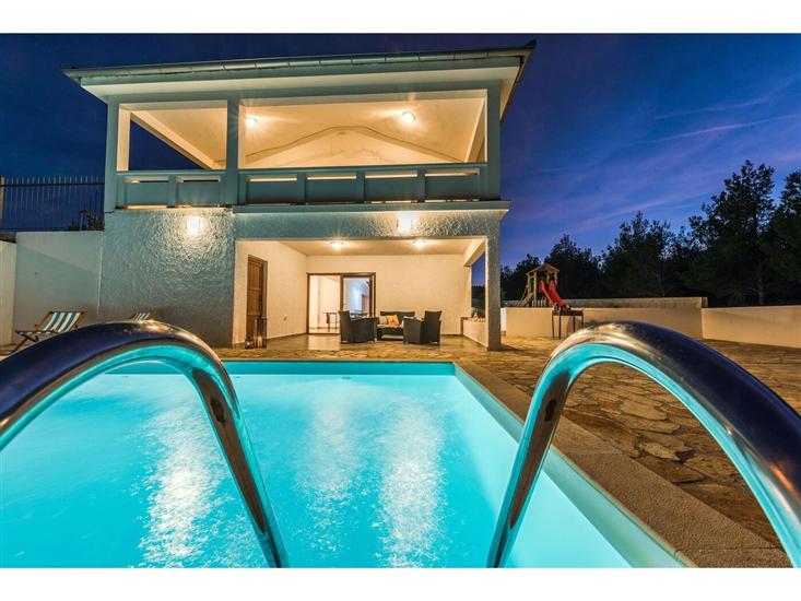 Villa More with pool and garden