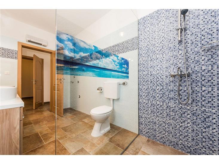 House K1, for 10 persons