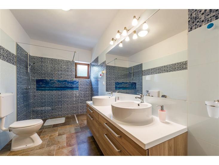 House K1, for 10 persons