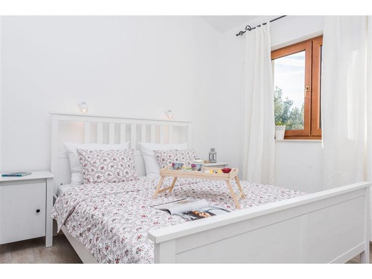 House K1, for 10 persons