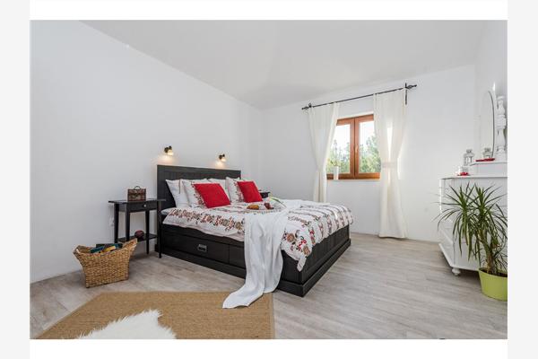 House K1, for 10 persons