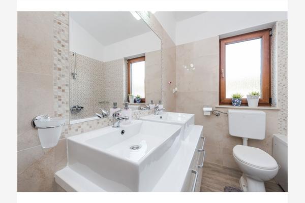 House K1, for 10 persons