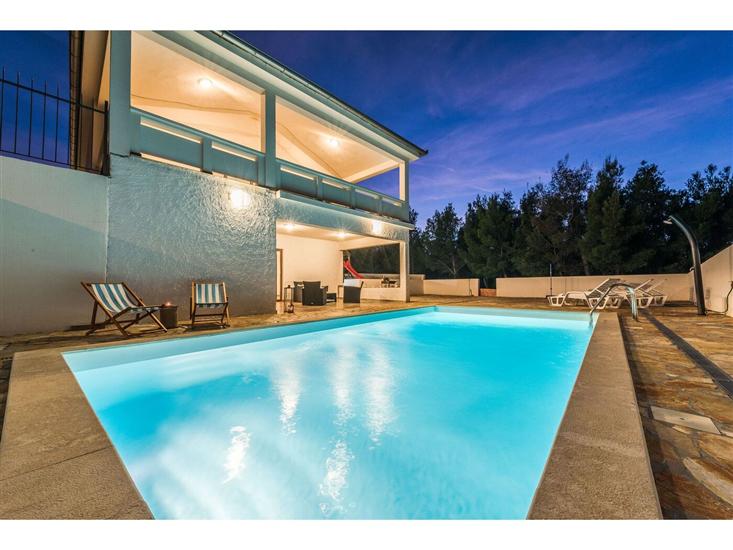 Villa More with pool and garden