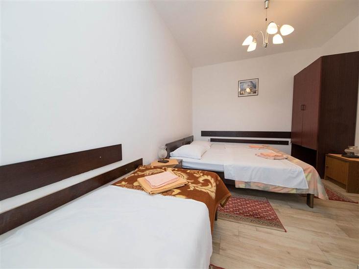 Apartment A4, for 9 persons