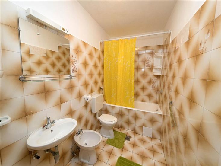 Apartment A4, for 9 persons