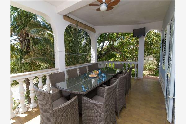 Apartment A1, for 6 persons