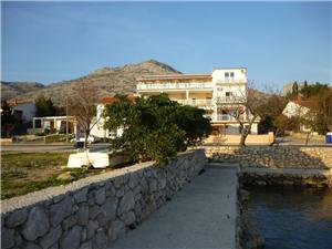 Apartments Bili Starigrad Paklenica, Size 35.00 m2, Airline distance to the sea 30 m, Airline distance to town centre 500 m