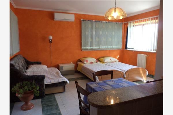 Apartment A2, for 3 persons