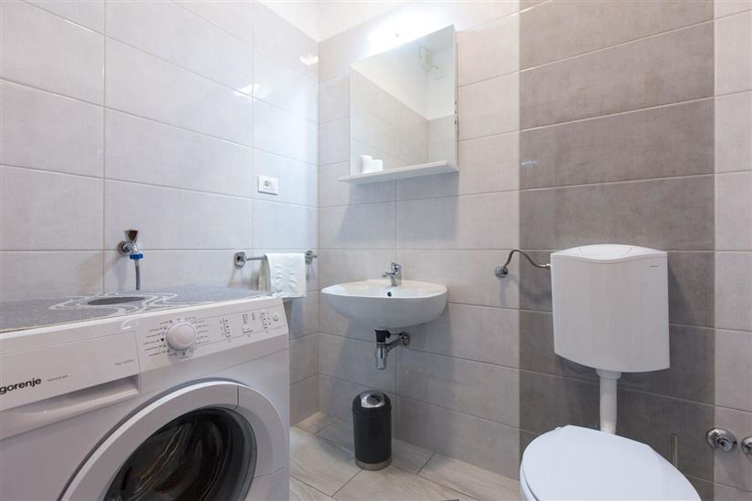 Apartment A1, for 8 persons