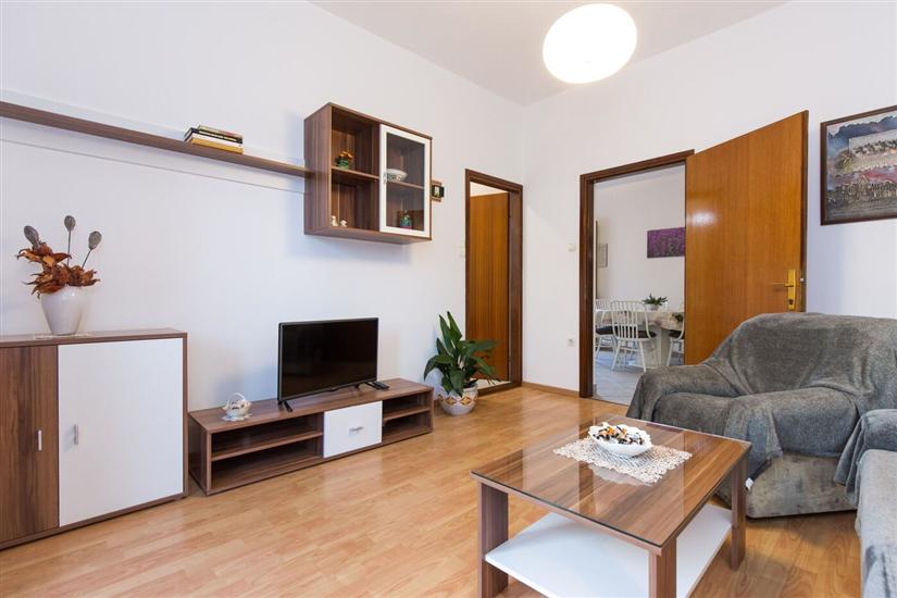 Apartment A1, for 8 persons