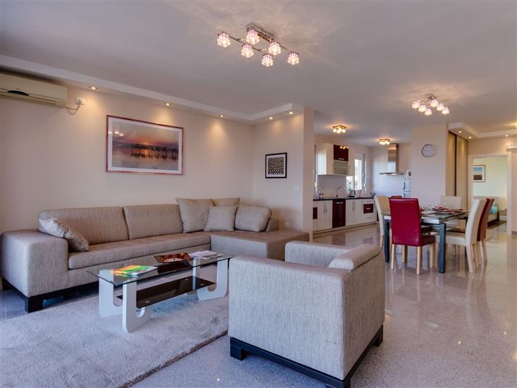 Apartment A6, for 6 persons