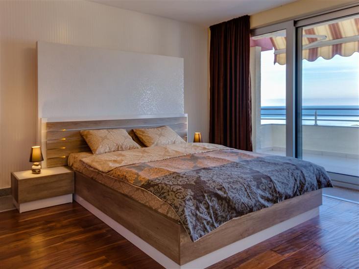 Apartment A6, for 6 persons