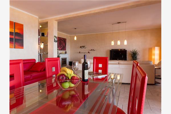 Apartment A7, for 5 persons