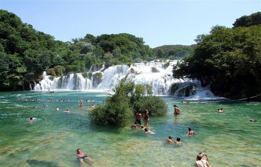 Apartments AB Pirovac