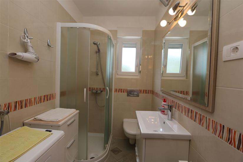 Apartment A1, for 5 persons