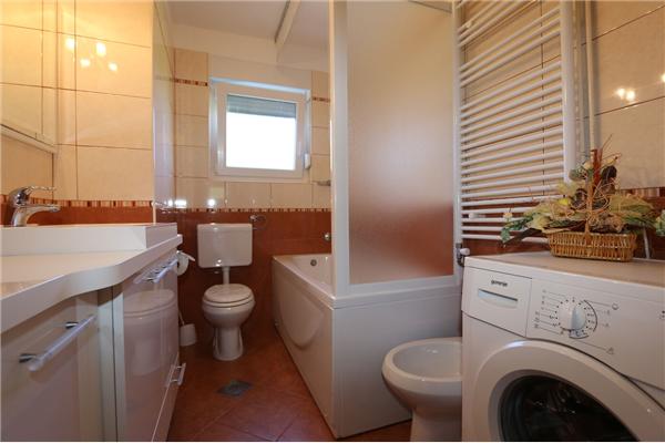 Apartment A2, for 7 persons