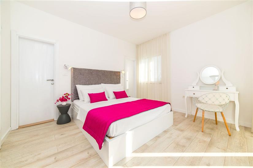 House K1, for 10 persons