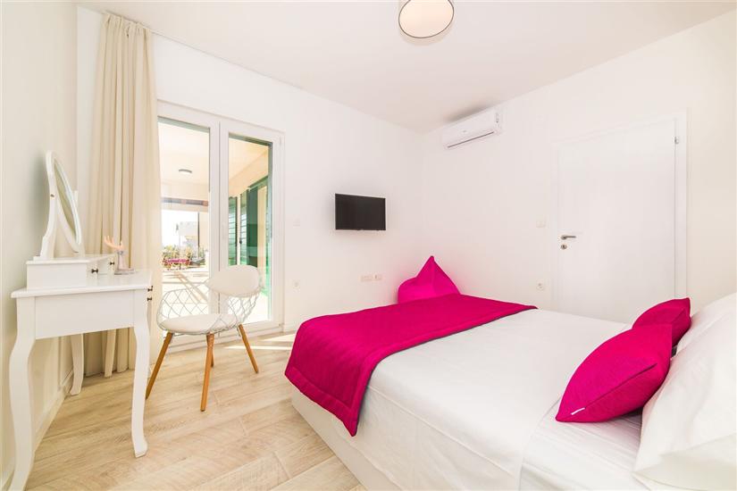 House K1, for 10 persons