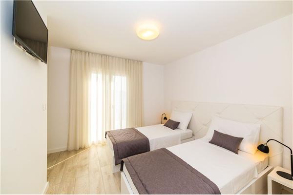 House K1, for 10 persons