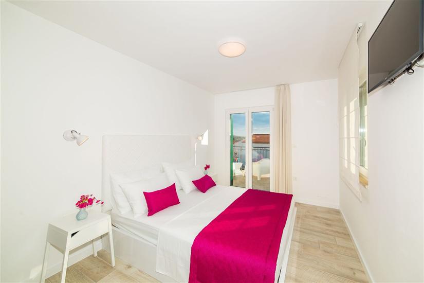 House K1, for 10 persons