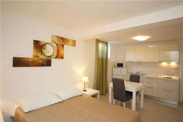Apartment A12, for 2 persons