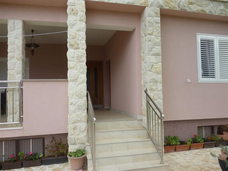 Apartment A2, for 6 persons