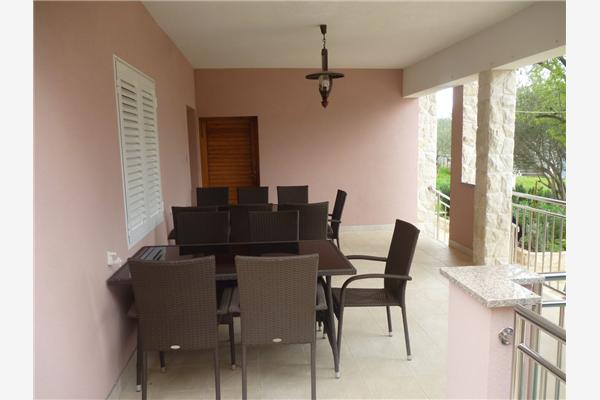 Apartment A2, for 6 persons