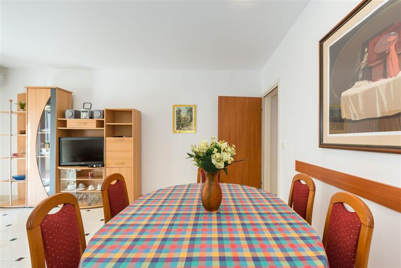 Apartment A3, for 5 persons