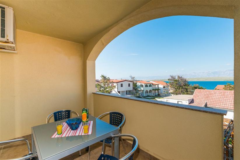 Apartment A5, for 4 persons