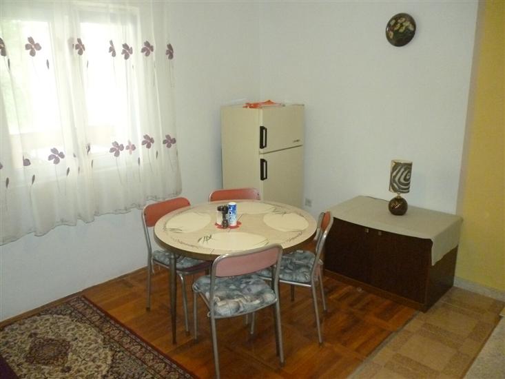 Apartment A4, for 5 persons