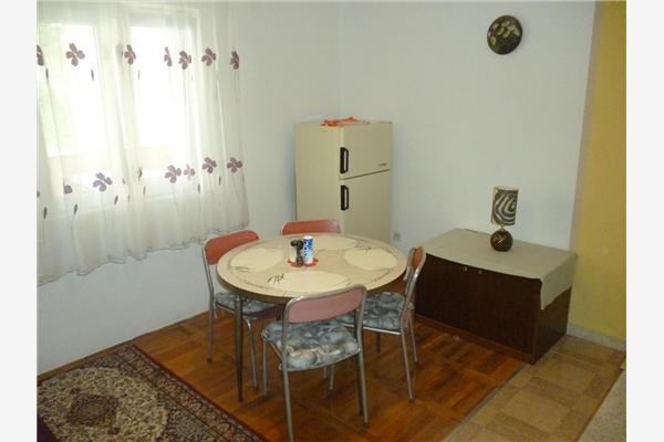 Apartment A4, for 5 persons