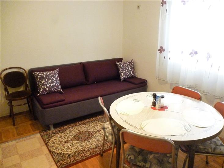 Apartment A4, for 5 persons