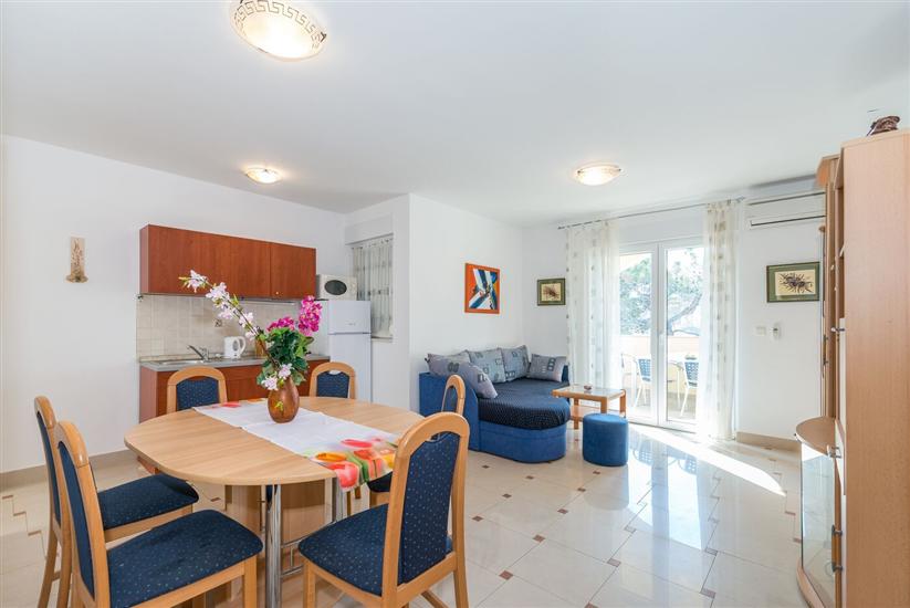 Apartment A6, for 6 persons