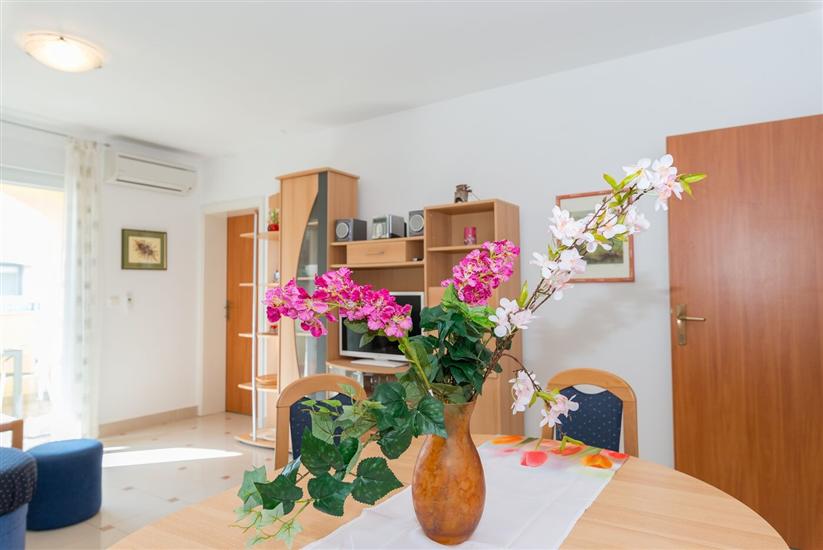 Apartment A6, for 6 persons