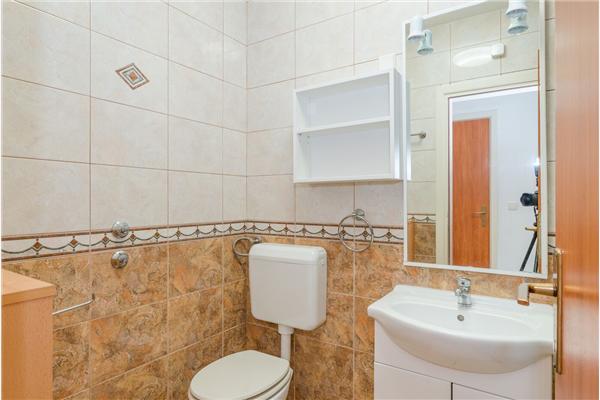 Apartment A6, for 6 persons