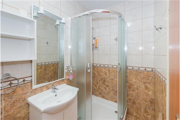 Apartment A6, for 6 persons