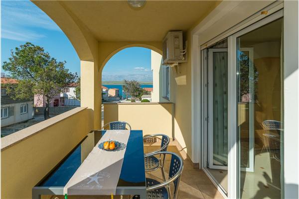 Apartment A6, for 6 persons