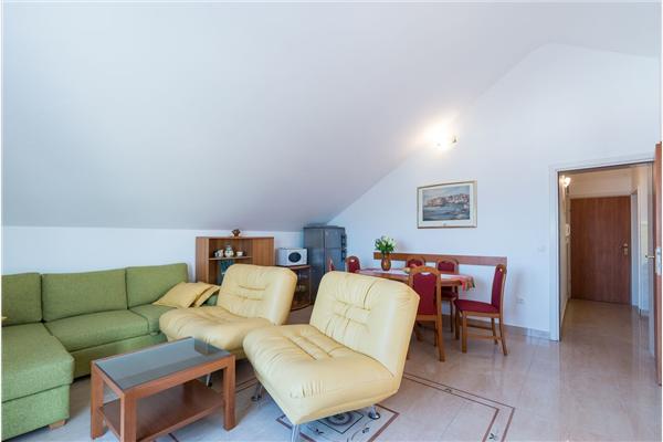 Apartment A7, for 6 persons