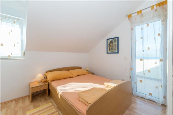 Apartment A7, for 6 persons